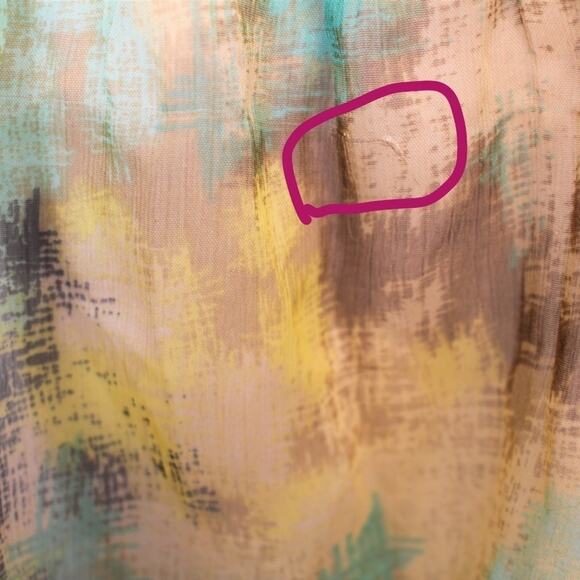 The Limited Flowy Watercolor Print Top S - Picture 6 of 6